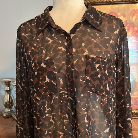 Guess Sheer Leopard Print Long Sleeve Button Down Women’s Shirt Size L - Picture 2 of 8